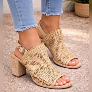 Vince Camuto Perforated Leather Block Heel Sandals Tan Cream Size 7